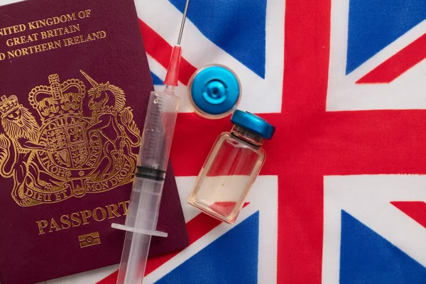 Velká Británie coronavirus vaccine travel passport concept — Stock fotografie