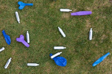 Azot oksit metal ampulleri ya da kahkaha gazı eğlence amaçlı uyuşturucu kullanımı