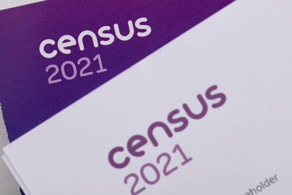 ЛОНДОН, Великобритания - Февраль 2021 года: брошюра для официальной переписи населения Англии и Уэльса