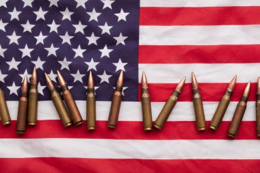 Birleşik Devletler yıldız ve çizgili bayrağında mermi mühimmatı