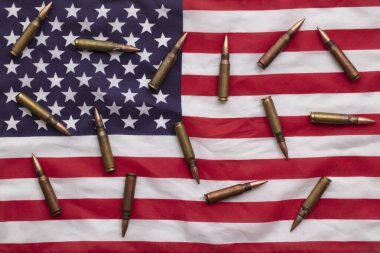 Birleşik Devletler yıldız ve çizgili bayrağında mermi mühimmatı