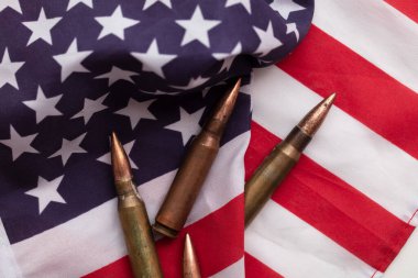 Birleşik Devletler yıldız ve çizgili bayrağında mermi mühimmatı