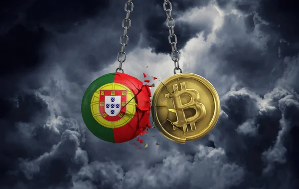 Bandeira de Portugal esmagando em uma moeda de ouro bitcoin cripto. Renderização 3D — Fotografia de Stock
