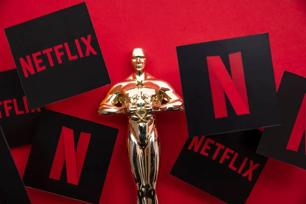 LONDON, UK - KWIECIEŃ 2021: Netflix logo usługi parowania online z nagrodą — Zdjęcie stockowe