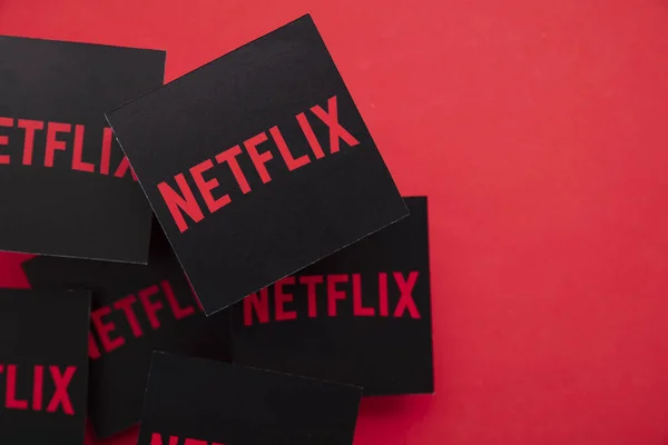런던, 영국 - APRIL 2021: Netflix on demand TV and movie steaming service logo — 스톡 사진