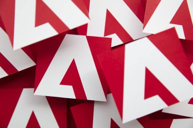 LONDON, İngiltere - Mayıs 2021: Yaratıcı bilgisayar yazılım şirketi logosu