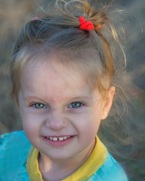 Portrait of a cute smiling girl — Stock Photo, Image