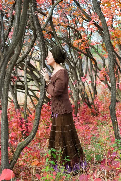 Slender young woman druid — Stock Photo, Image