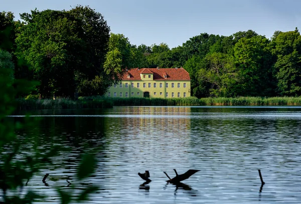 ドイツ ドイツのポツダム ノイエ ガーデンにあるGrunes Haus Green House — ストック写真