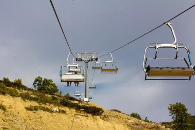 Teleferik açık yol dağlarda