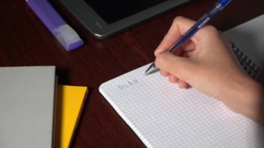 2021 yılının planı bir deftere yazılıyor.