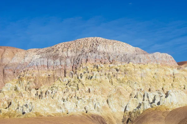 五彩缤纷的山丘 彩虹般的群山 美丽的哈萨克斯坦自然 中亚Akzhar山区 — 图库照片