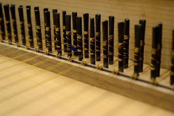 Muzyczny przyrząd klawesyn - szczegół — Zdjęcie stockowe