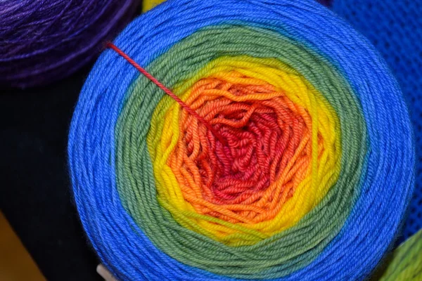 Bolas de lana de colores — Foto de Stock