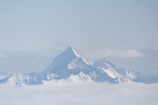 안개-오스트리아 위에 Dachstein 지역 탑재 — 스톡 사진