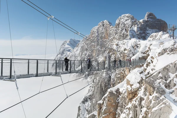 Ponte sospeso sui monti Dachstein, austria — Foto Stock