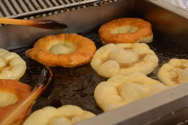 Çiftçi donuts pişmiş - krep
