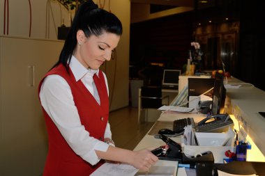 Otel Yöneticisi gizli belgeleri