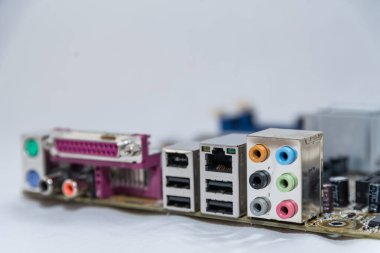 Arayüzlerin kapatılması - çevresel aygıtlar için ana ekrandaki bağlayıcılar