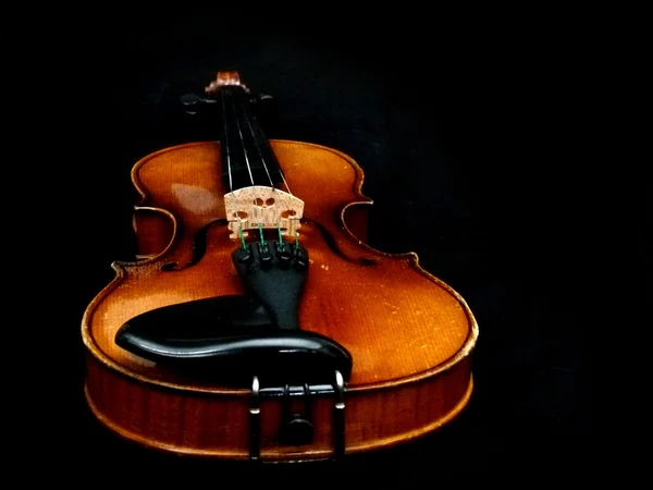 用笔记和小提琴的音乐背景 — 图库照片