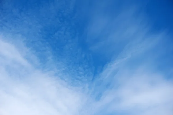 Textura do céu azul com nuvens — Fotografia de Stock