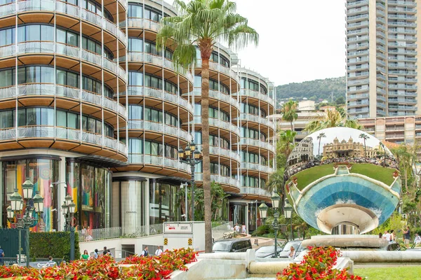 Monaco, Monte-Carlo, 09 July 2019: 새로운 주거 구역의 정면, 멋진 아파트, 유명 한 상점과 식당이 많은 수가 있는 피트 존, 카지노, 럭셔리 — 스톡 사진