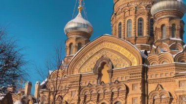 Kutsal Bakire Meryem 'in Varsayımı Kilisesi, abluka tapınağı, St. Petersburg, Rusya, açık güneşli hava, Leningrad Kuşatması sırasında ölenlerin anısına inşa edilmiş.