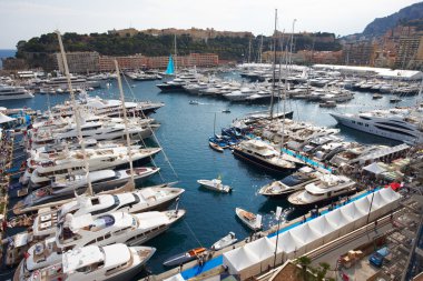 Monaco, Monte-Carlo 24.09.2008: Sergi tekne yat gösterisi Monaco, Mys, 25 metre boyunca teknelerin en büyük Fuarı, festival, dünyanın dört bir yanından gelen insanlar, çok pahalı arabalar, dünyanın en zengin insanları