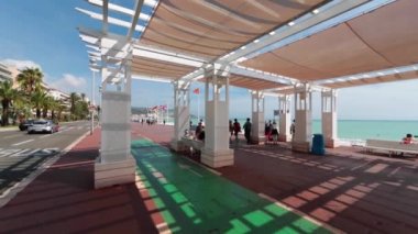 Fransa, Nice, 14.09.2015: Hotel Negresco, promenade de Anglais, trafik, açık gökyüzü, bulutlar, cityscape