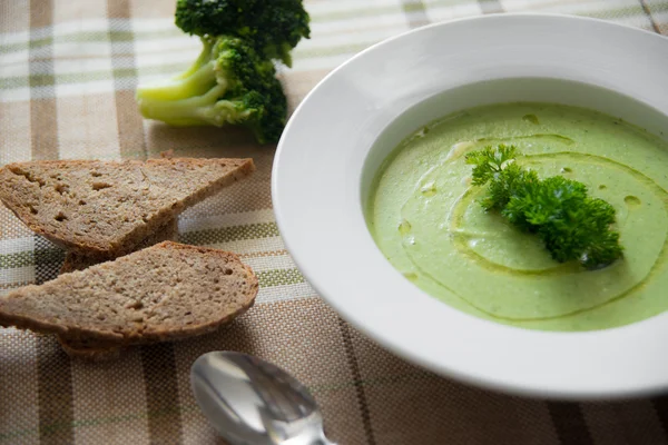 Sopa de brócoli y verduras verdes — Foto de Stock