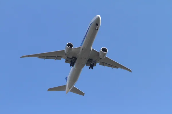 Boeing 777 vliegtuigen Rechtenvrije Stockfoto's