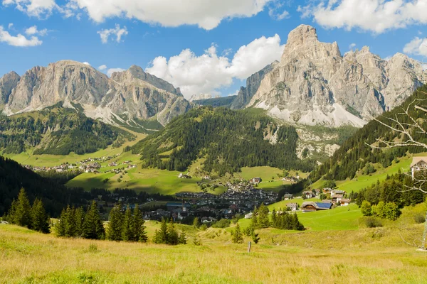 Un paisaje de montaña —  Fotos de Stock