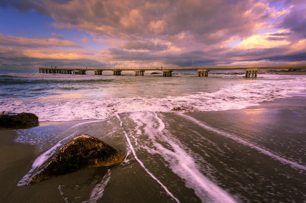 El muelle al amanecer —  Fotos de Stock