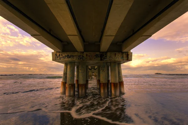 El muelle al amanecer —  Fotos de Stock