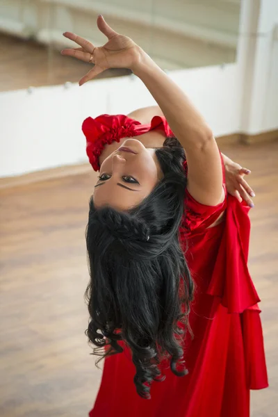 Danser in het rood — Stockfoto