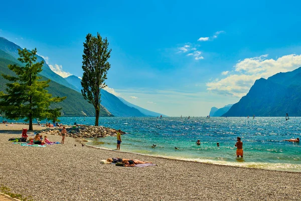 Riva Del Garda Lago Garda Itália Junho 2020 Pessoas Que — Fotografia de Stock