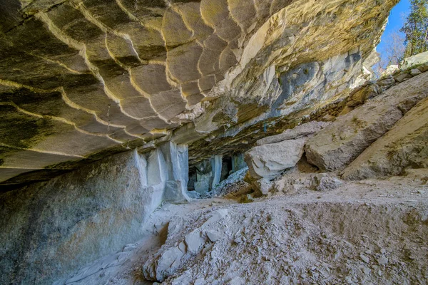 Bela Caverna Pedra Calcária Pedreiras Pedra Olítica Antiga Massone Pedra — Fotografia de Stock