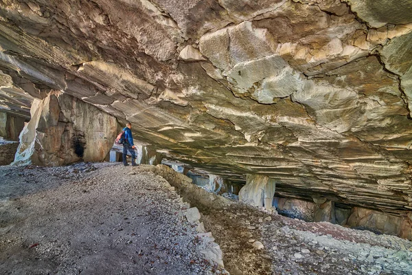 Bela Caverna Pedra Calcária Pedreiras Pedra Olítica Antiga Massone Pedra — Fotografia de Stock