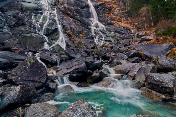 Bela Cachoeira Vallesinella Madonna Campiglio Outono Parque Nacional Adamello Brenta — Fotografia de Stock