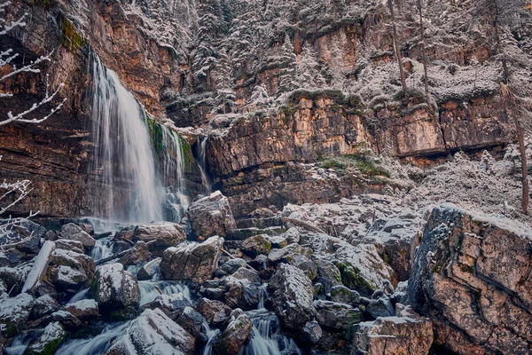 Bela Cachoeira Vallesinella Madonna Campiglio Outono Parque Nacional Adamello Brenta — Fotografia de Stock