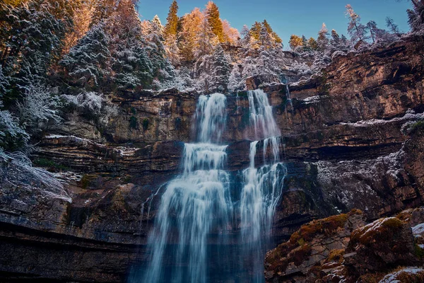 Bela Cachoeira Vallesinella Madonna Campiglio Outono Parque Nacional Adamello Brenta — Fotografia de Stock