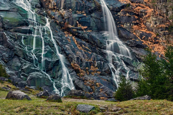 Beautiful Waterfall Vallesinella Madonna Campiglio Осінь National Park Adamello Brenta — стокове фото