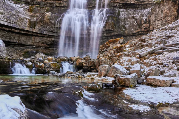 Bela Cachoeira Vallesinella Madonna Campiglio Outono Parque Nacional Adamello Brenta — Fotografia de Stock