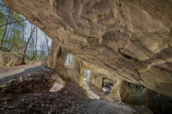 Krásná Vápencová Jeskyně Staré Olitické Kamenné Lomy Massone Extrahovaný Kámen — Stock fotografie