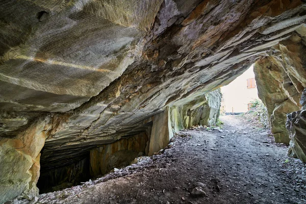 Bela Caverna Pedra Calcária Pedreiras Pedra Olítica Antiga Massone Pedra — Fotografia de Stock