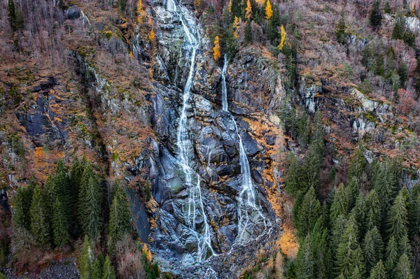 Vackra Vattenfall Vallesinella Madonna Campiglio Hösten Nationalpark Adamello Brenta Italien — Stockfoto