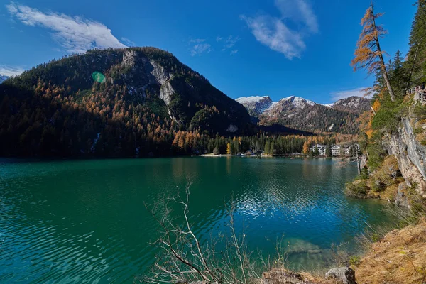 Gyönyörű Braies Késő Ősszel Egy Kis Pearl Dolomite Tavak Egy — Stock Fotó