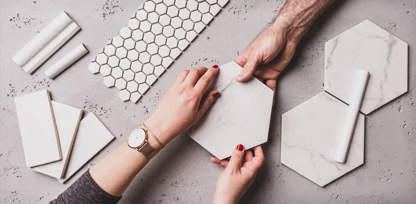 Interieur Interieur Verschillende Vormen Van Witte Keramische Gres Tegels Ontwerper — Stockfoto