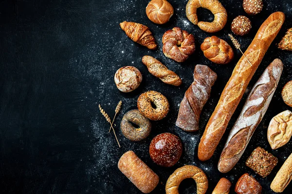 Padaria Vários Tipos Pães Rolos Pão Baguete Bagel Pão Hambúrguer — Fotografia de Stock