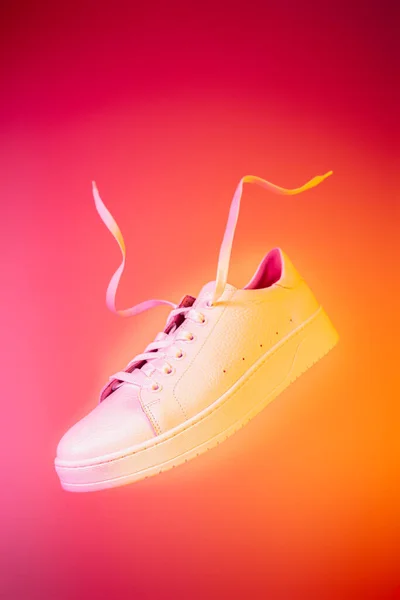 Mode Vit Läder Sneakers Sko Skodon Leviterar Den Ljusa Rosa — Stockfoto